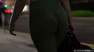 Blackedraw Tiny Gym Babe Anna Claire Gets Two Bbc Work-Out Anna Claire Clouds, Hollywood Cash & Isiah Maxwell Сover